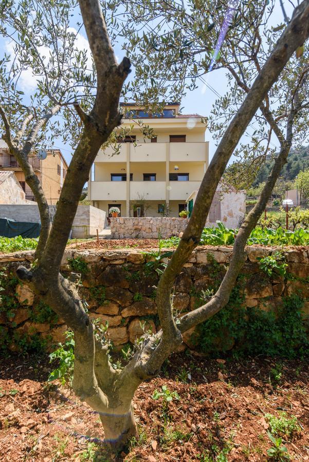 Apartmani Marko I Ana Marina Exterior photo