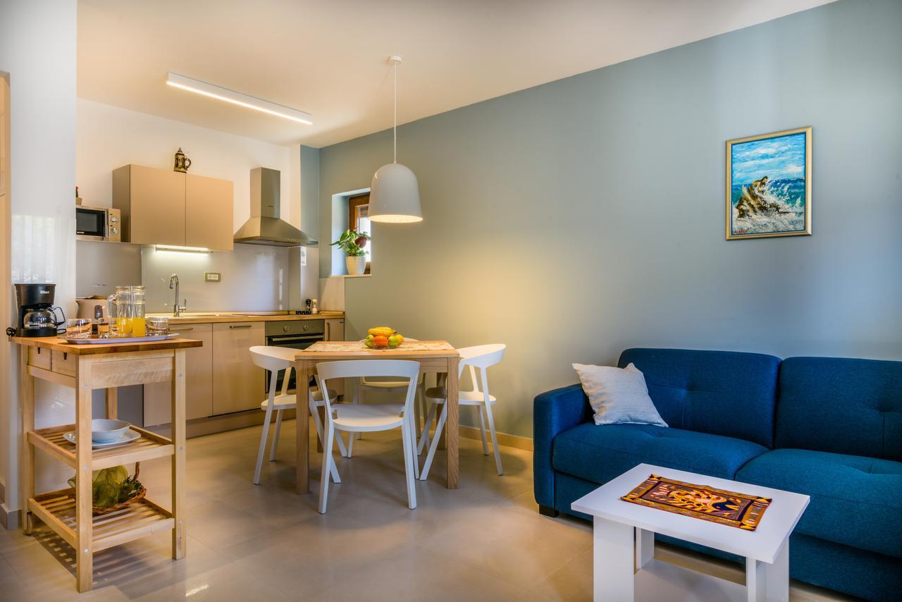 Apartmani Marko I Ana Marina Exterior photo
