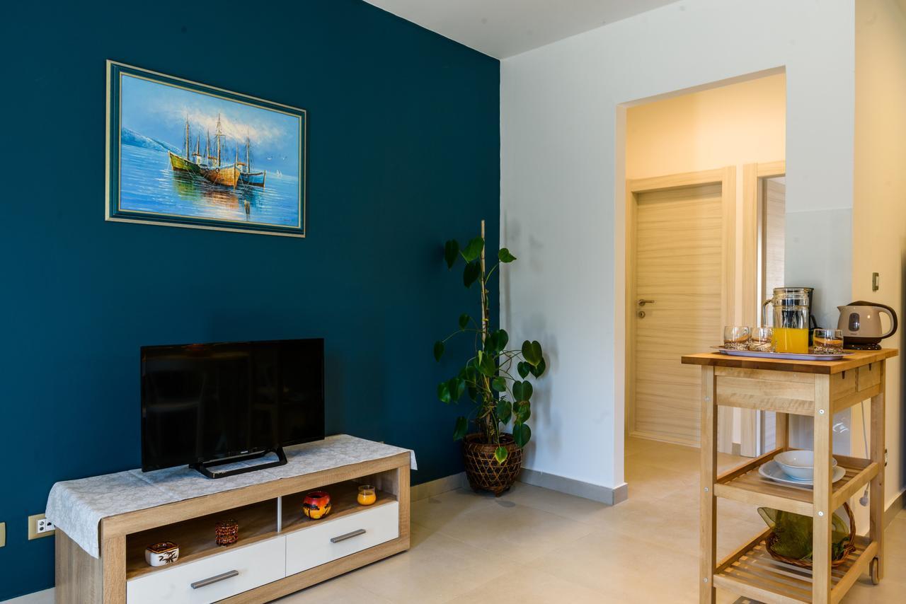 Apartmani Marko I Ana Marina Exterior photo