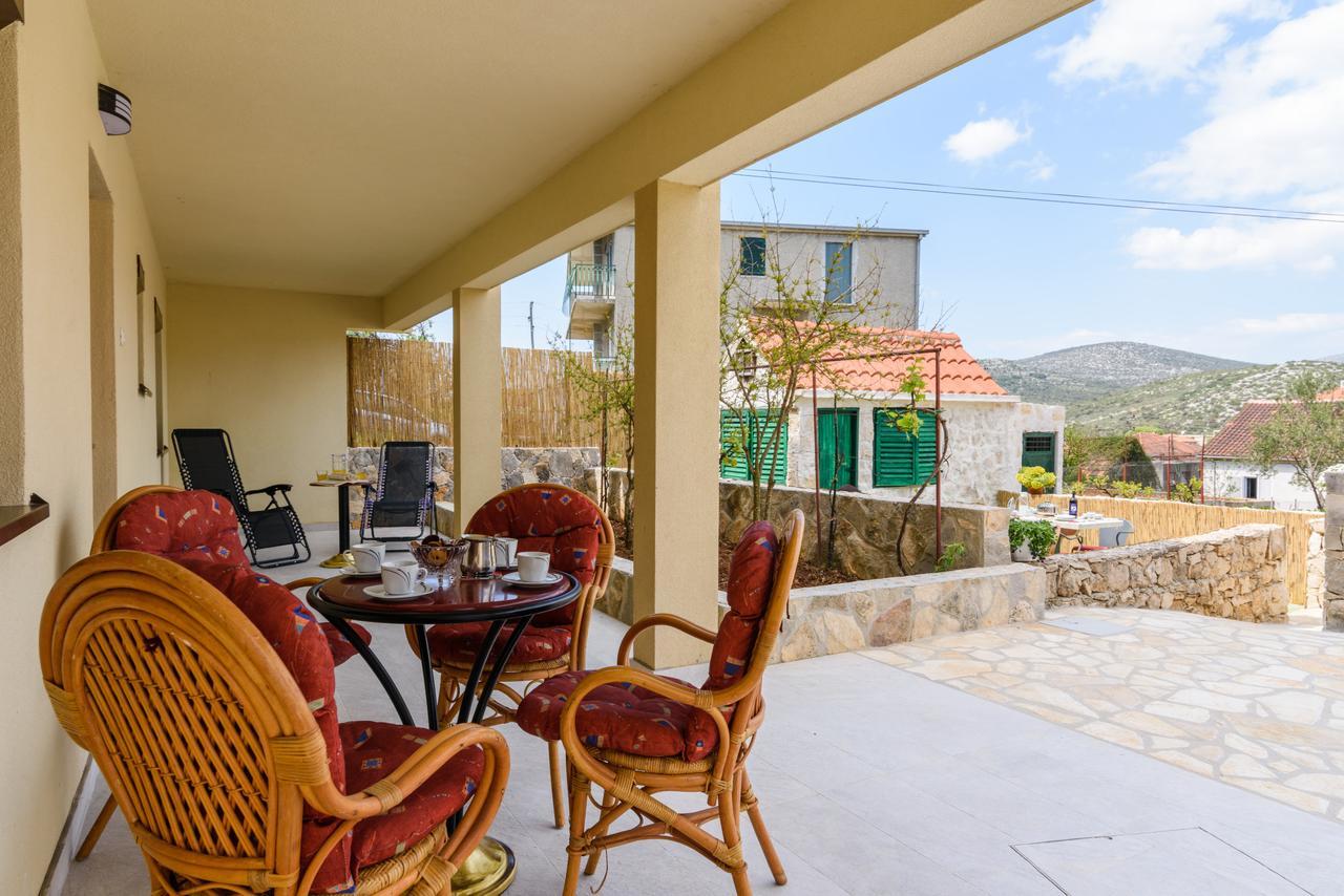 Apartmani Marko I Ana Marina Exterior photo