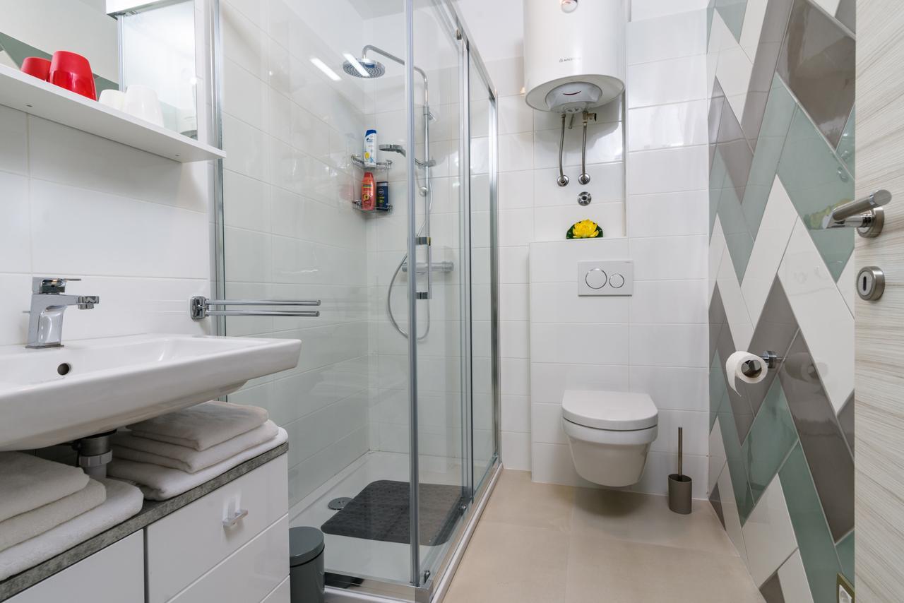 Apartmani Marko I Ana Marina Exterior photo