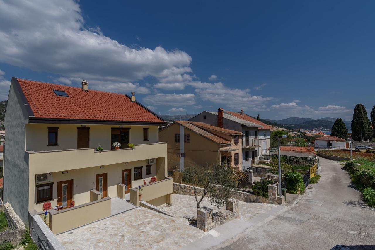 Apartmani Marko I Ana Marina Exterior photo